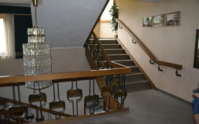 Four Seasons Apartment