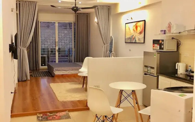 Wind Chimes Hideaway - Apartment In Central Hanoi