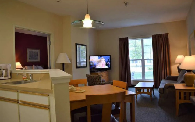 CrestHill Suites Wichita