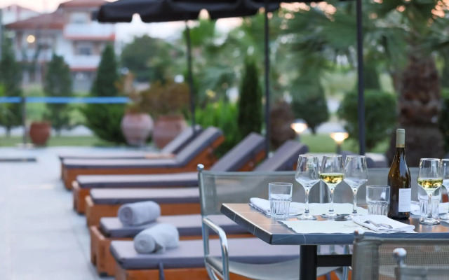 Yakinthos Hotel