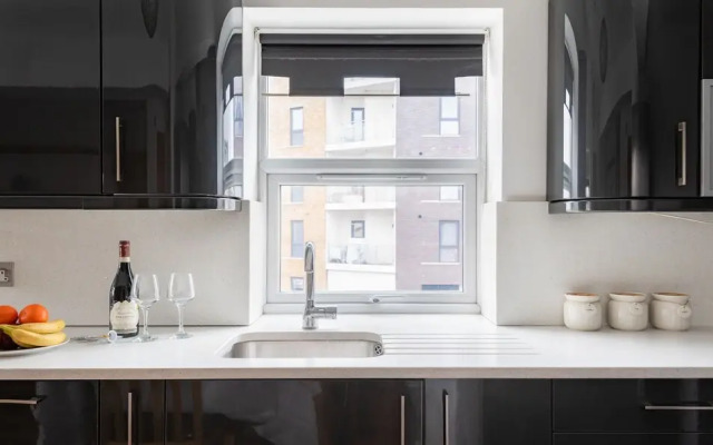 Platinum Apartment in Kensington 9941