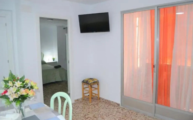 Beautiful 1 Bedroom Apartment With Gallery and Air Conditioning Cb6yr