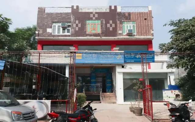 OYO 46498 Khusboo Palace