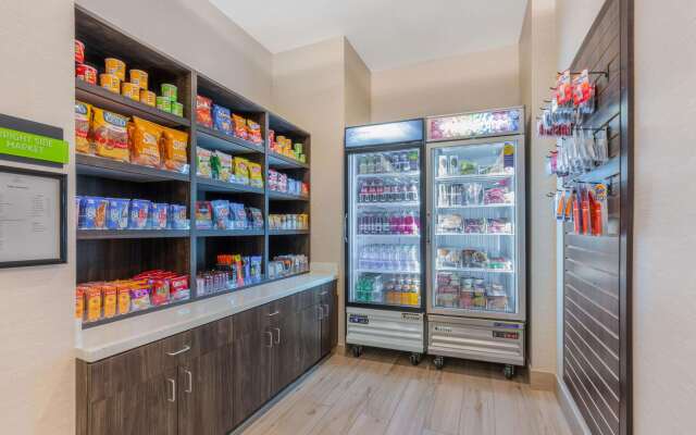 La Quinta Inn and Suites by Wyndham Houston Spring South