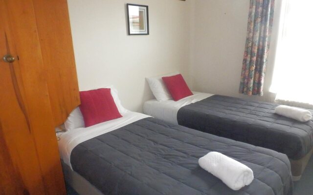 Thomas's Catlins Lodge and Camp Ground