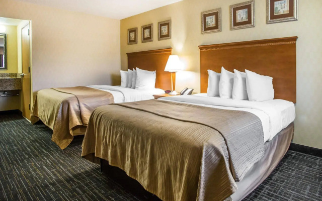 Hibiscus Inn & Suites