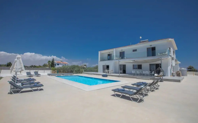 Villa Sienna, Fabulous 6bdr Protaras Villa