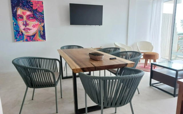 Noah Beach Hotel & Suites