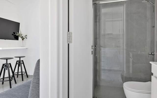 Phaedrus Living: Alkminis Seaview Suites Mare
