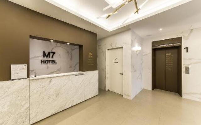 M7 hotel