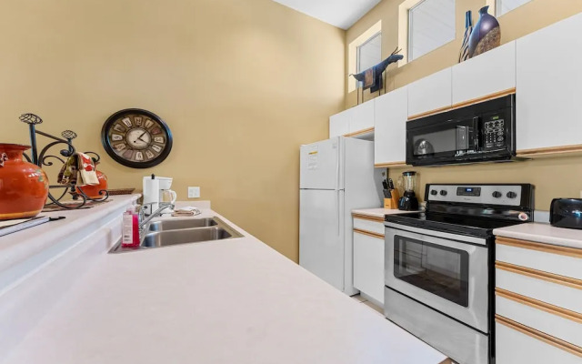 Nature's Mix 2 Bedroom Condo by RedAwning