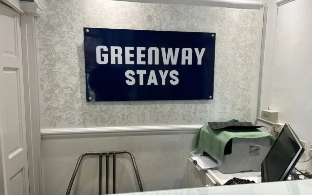 OYO Greenway Stays