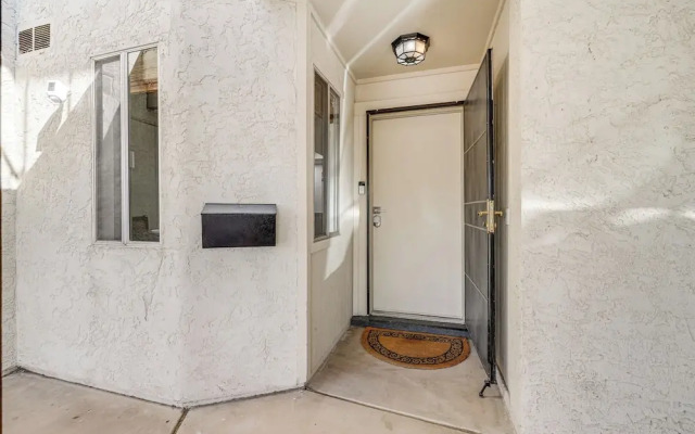 Chic Retreat w/ Patio in Scottsdale!