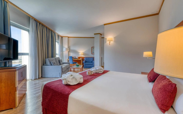 Отель Senator Parque Central