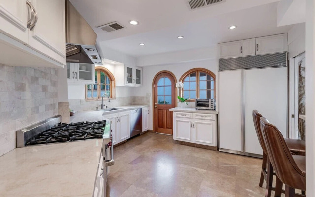 Views of the Hills From Fredonia Drive