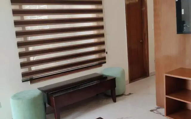 OYO Rooms Jaipuria Mall, Indirapuram