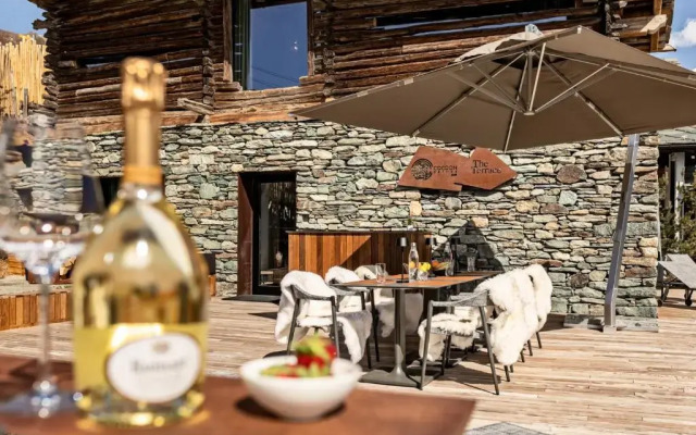 Cocoon Deluxe Luxury Chalet SPA F&B