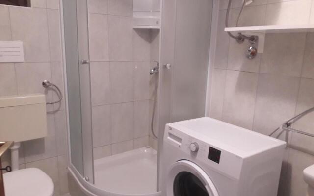 Apartmani Roza Lopar