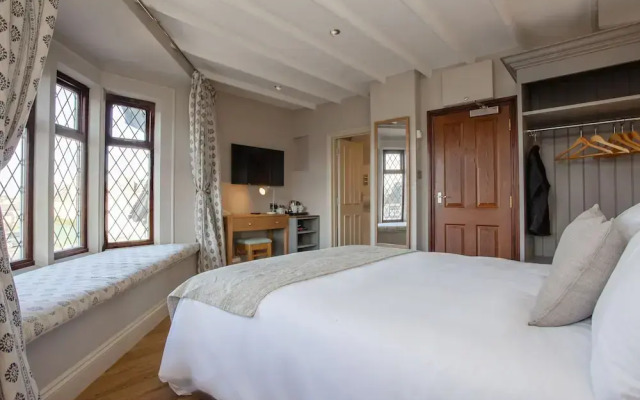 Woodborough Inn