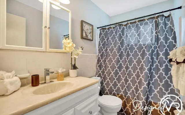 Modern 5BR with Private Heated Pool