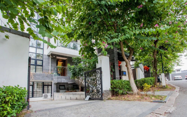 Deluxe Villa in Mingyue Mountain and Stream