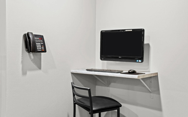 Super 8 by Wyndham Thunder Bay