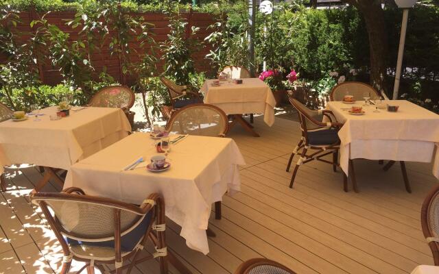 Capri Bougainville Luxury Boutique Hotel
