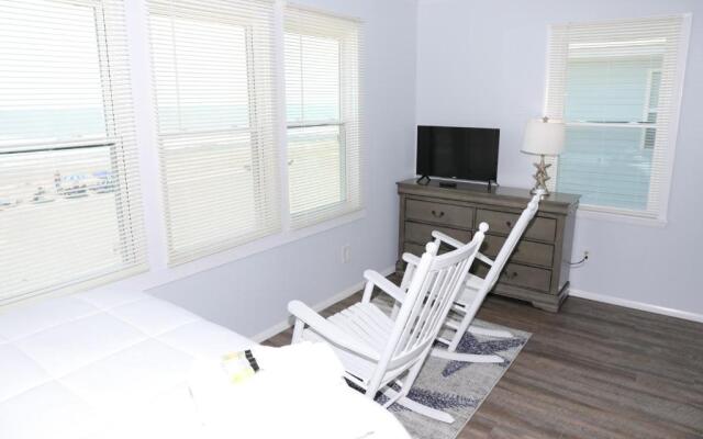 Ocean Front with Spectacular Views!