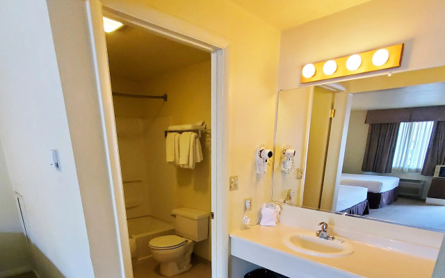 Magnuson Hotel Ely