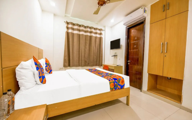 Fabhotel Silver Crown I