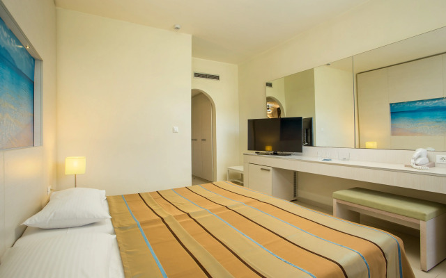 Lindos White Hotel & Suites