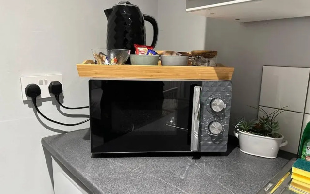 Luxury Detached Studio Apartment in Luton
