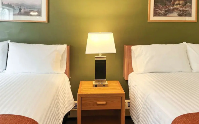 Coast Hinton Hotel