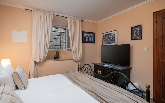 Antaeus Residence