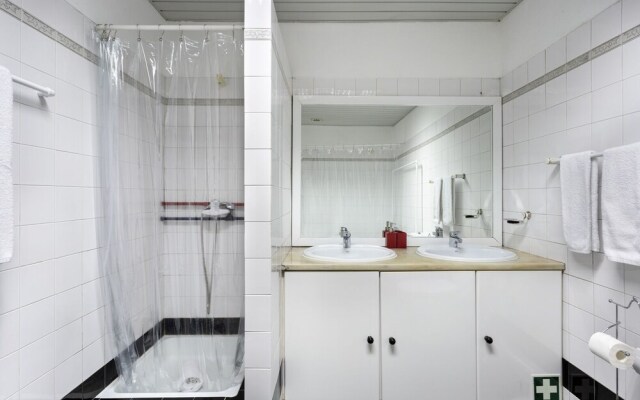 ALTIDO Classic 2BR Apt in Baixa w/balcony in Baixa, close by Rossio subway