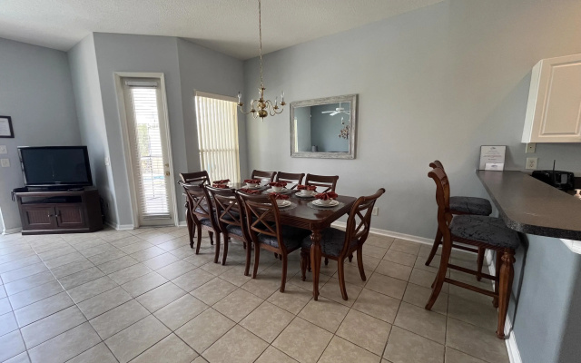 Newly Renovated Courtyard Villa