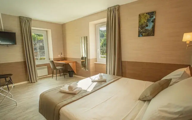 Logis Hotel - L'Hôtel Des Bains