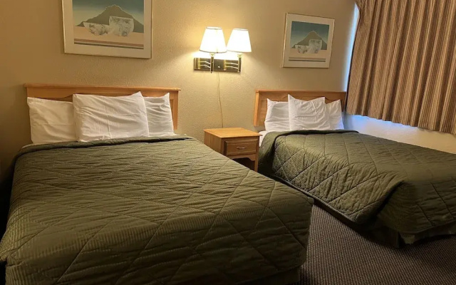 Silver Spur Motel