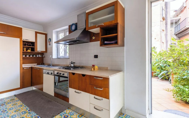 Santa Chiara Charming House With Terrace at Historical Center