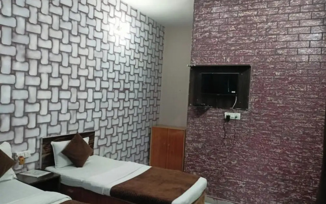 Hotel Nand Palace by OYO Rooms