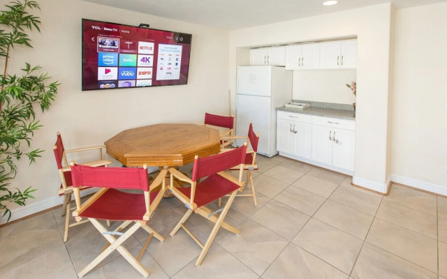 Contingent Sea - 8 Br Home