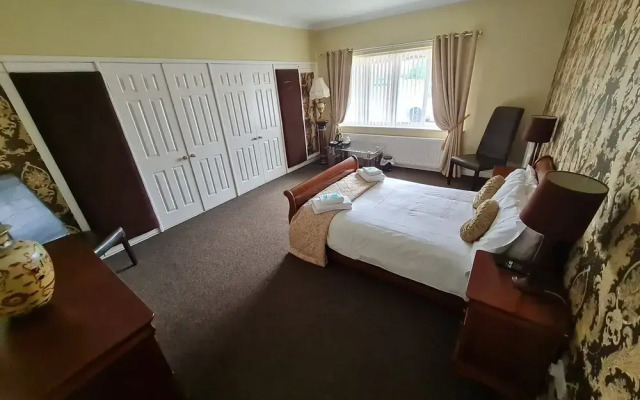 The Mayfair Lodge - Caravaning, Glamping & Camping