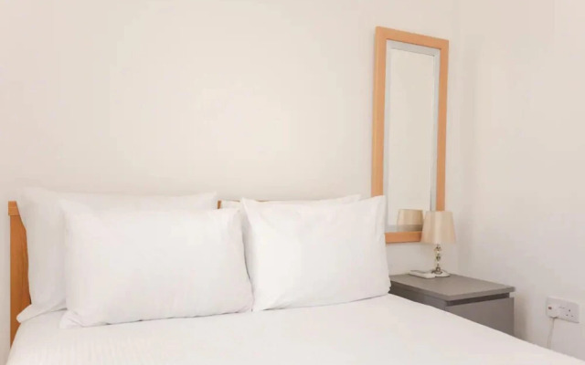 Homely 2 Bedroom Flat Near Embankment Station