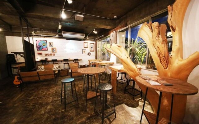 hostel&galleryGisgood
