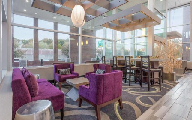 La Quinta Inn & Suites by Wyndham Clifton Park/Saratoga Area