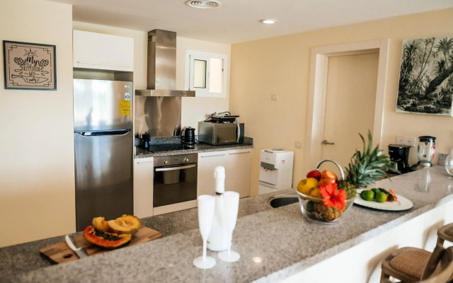 New Apartment Sueno pool area private Beach guard