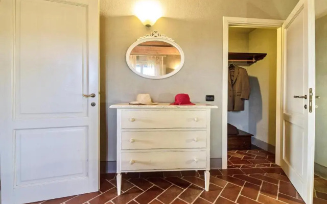 Residence con piscina a Monteverdi