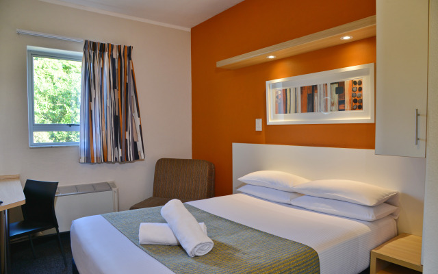 Road Lodge Germiston Lake