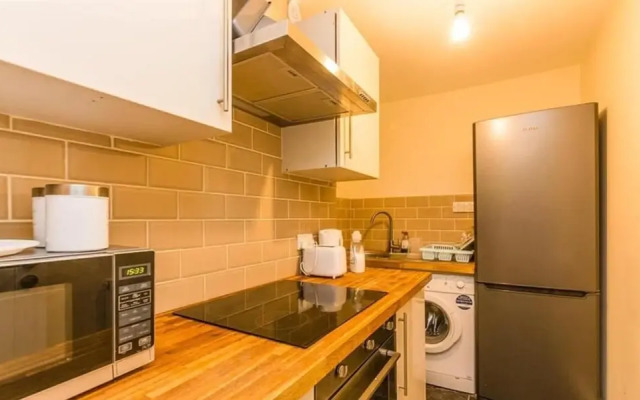 Cosy 3-bed Apartment in London