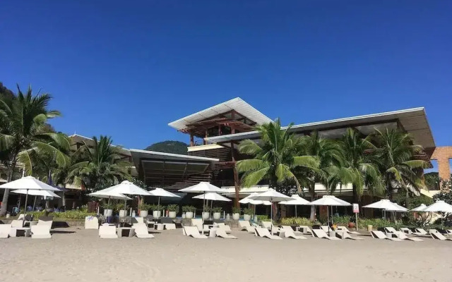 Beach Condos Pico de Loro Hamilo Coast